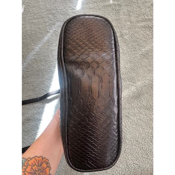 Liz Claiborne Black Faux Snakeskin Crossbody Bag - Picture 4 of 8